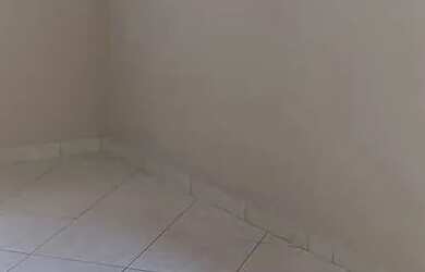 Imagem: A casa possui 1 Dormitório, 1 Banheiro e está localizado