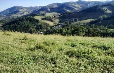 Imagem: O terreno possui 600m² de Área e está localizado em Centro