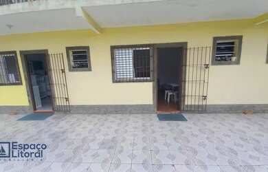 Imagem: A casa possui 5 Dormitórios, 5 Banheiros, 5 Vagas na garagem