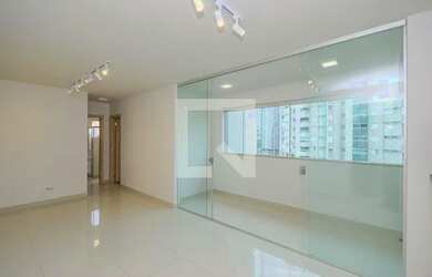 Imagem: O apartamento possui 2 Dormitórios, 2 Banheiros, 2 Vagas na