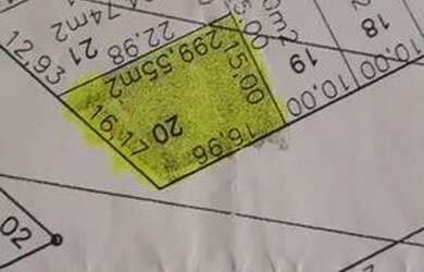 Imagem: O terreno possui 300m² de Área e está localizado em Centro