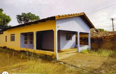 Imagem: A casa possui 3 Dormitórios, 3 Banheiros, 5 Vagas na garagem