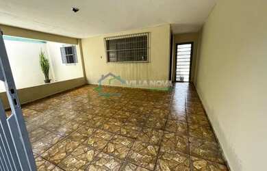 Imagem: A casa possui 2 Dormitórios, 1 Banheiro, 2 Vagas na garagem