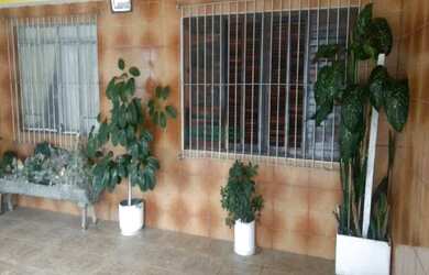 Imagem: A casa possui 2 Dormitórios, 3 Banheiros, 2 Vagas na garagem