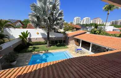 Imagem: A casa em condomínio possui 4 Dormitórios, 5 Banheiros, 4