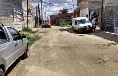 Imagem 2: Sobrado a venda. Área de serviço, 200m² de Área, 1 Vaga na garageme4...