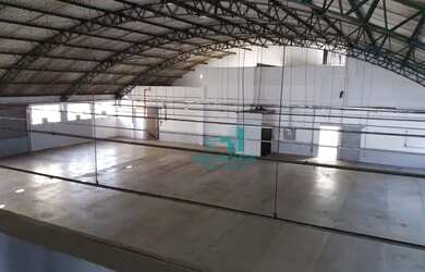 Imagem: O depósito possui 2.720m² de Área e está localizado em