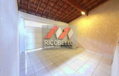 Imagem: A casa possui 1 Dormitório, 1 Banheiro, 1 Vaga na garagem