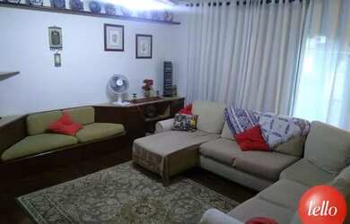 Imagem: A casa possui 4 Dormitórios, 3 Banheiros, 5 Vagas na garagem