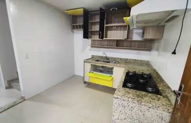 Imagem: A casa possui 3 Dormitórios, 2 Banheiros, 2 Vagas na garagem