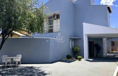 Imagem: A casa em condomínio possui 3 Dormitórios, 5 Banheiros, 2