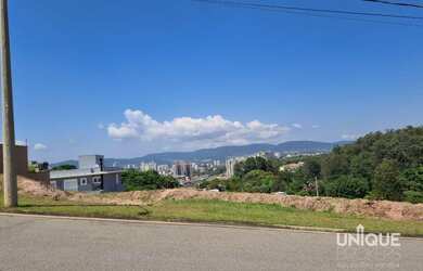 Imagem: O terreno possui 484m² de Área, Imóvel novo e está localizado