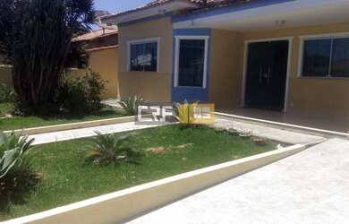 Imagem: A casa possui 4 Dormitórios, 2 Banheiros, 4 Vagas na garagem