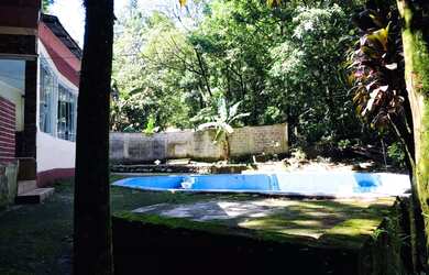 Imagem: A casa possui 2 Dormitórios, 2 Banheiros, 1 Vaga na garagem