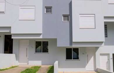 Imagem: A casa possui 2 Dormitórios, 1 Banheiro, 1 Vaga na garagem