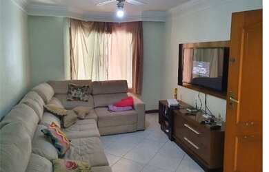 Imagem: A casa possui 3 Dormitórios, 5 Banheiros, 4 Vagas na garagem