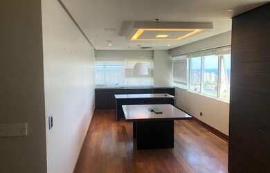 Imagem 4: Mundo Plaza. Ar-condicionado, 136m² de Áreae4 Vagas na garagem