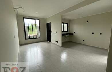 Imagem: A casa possui 2 Dormitórios, 2 Banheiros, 1 Vaga na garagem