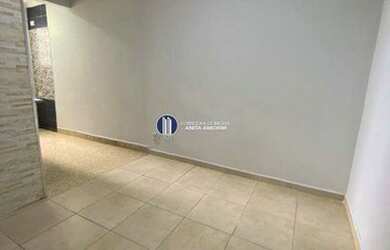 Imagem: O apartamento possui 1 Dormitório, 2 Banheiros, 1 Vaga na garagem