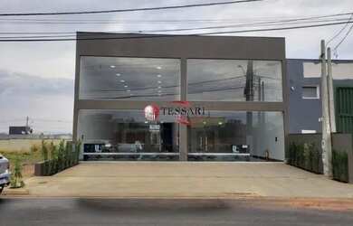 Imagem: O depósito possui 2 Vagas na garagem, 140m² de Área e está