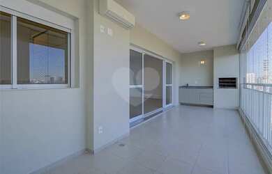 Imagem 6: Andar alto, vista expetacular e ao lado do metrô Campo Belo