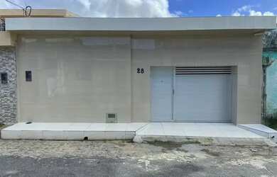 Imagem: A casa possui 3 Dormitórios, 3 Banheiros, 1 Vaga na garagem