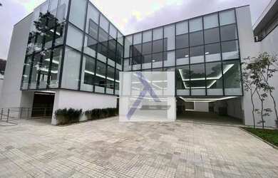 Imagem: O depósito possui 5 Vagas na garagem, 1.050m² de Área e