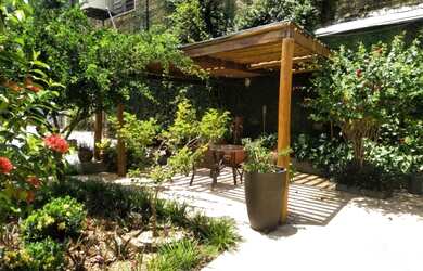 Imagem: A casa possui 2 Dormitórios, 1 Vaga na garagem e está localizado