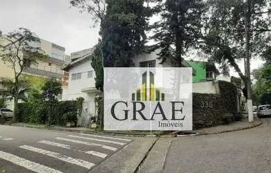 Imagem: A casa em condomínio para alugar possui 3 Dormitórios, 2 Banheiros