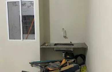 Imagem: A casa possui 1 Dormitório, 1 Banheiro e está localizado