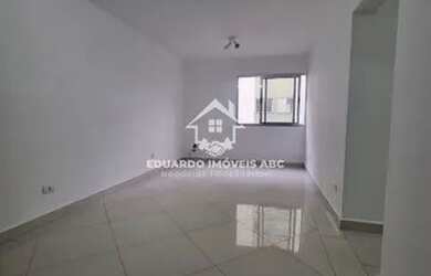 Imagem: O apartamento possui 3 Dormitórios, 1 Banheiro, 1 Vaga na garagem