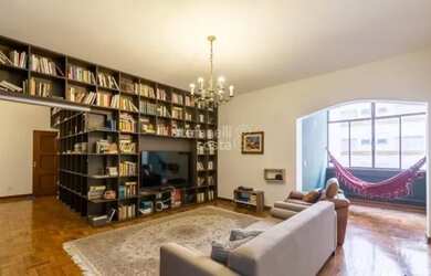 Imagem: O apartamento possui 3 Dormitórios, 1 Banheiro, 198m² de Área