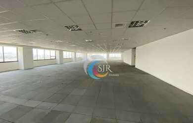 Imagem: O depósito possui 5 Vagas na garagem e 2237m² de Área e está