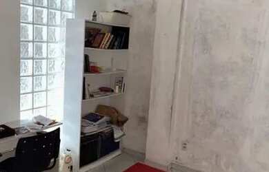 Imagem: A casa possui 2 Dormitórios, 2 Banheiros, 2 Vagas na garagem