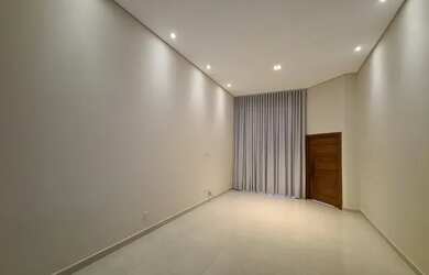 Imagem: A casa em condomínio possui 4 Dormitórios, 3 Banheiros, 2