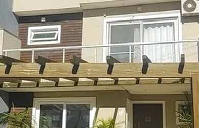 Imagem: A casa possui 3 Dormitórios, 3 Banheiros, 3 Vagas na garagem