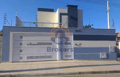 Imagem: A casa possui 3 Dormitórios, 4 Banheiros, 4 Vagas na garagem