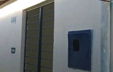 Imagem: A casa possui 2 Dormitórios, 1 Banheiro e está localizado