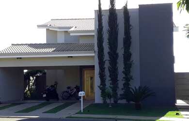 Imagem: A casa em condomínio possui 3 Dormitórios, 5 Banheiros, 2