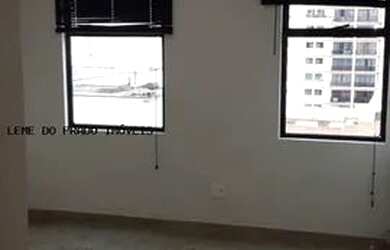 Imagem: O depósito possui 1 Vaga na garagem e 30m² de Área e está