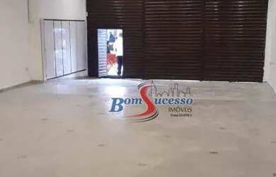 Imagem: O depósito possui 4 Vagas na garagem, 130m² de Área e está