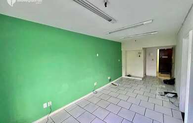 Imagem: O depósito possui 35m² de Área e está localizado em Centro