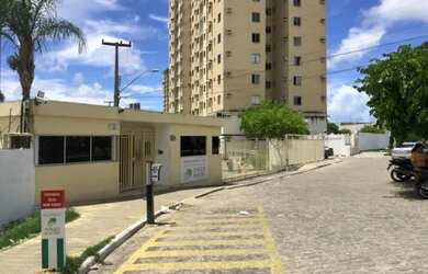 Imagem: O apartamento possui 2 Dormitórios, 1 Banheiro, 2 Vagas na