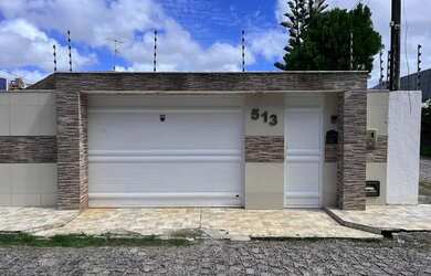 Imagem: A casa possui 5 Dormitórios, 5 Banheiros, 5 Vagas na garagem