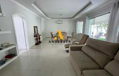 Imagem: A casa em condomínio à venda possui 4 Dormitórios, 4 Banheiros