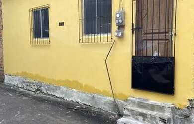 Imagem: A casa possui 1 Dormitório, 1 Banheiro e está localizado