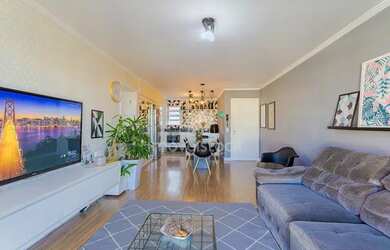 Imagem: O apartamento possui 3 Dormitórios, 1 Banheiro, 1 Vaga na garagem