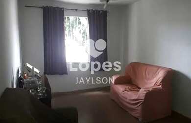 Imagem: O apartamento possui 3 Dormitórios, 1 Banheiro, 1 Vaga na garagem