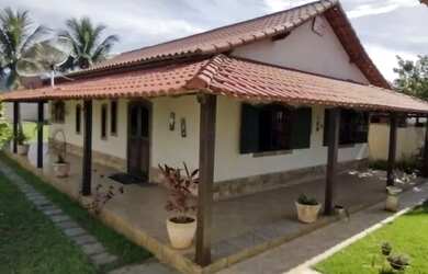 Imagem: A casa possui 2 Dormitórios, 2 Banheiros e 450m² de Área