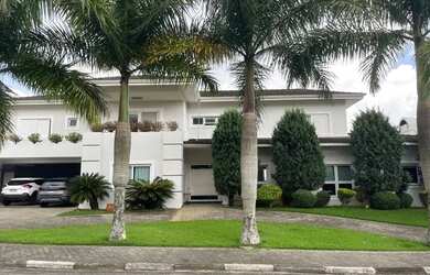 Imagem: A casa em condomínio possui 5 Dormitórios, 4 Banheiros, 5